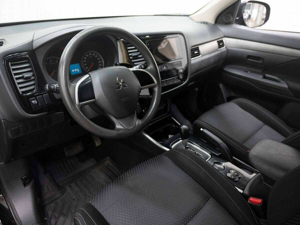 Mitsubishi Outlander 2018 года с пробегом. Фото: #6