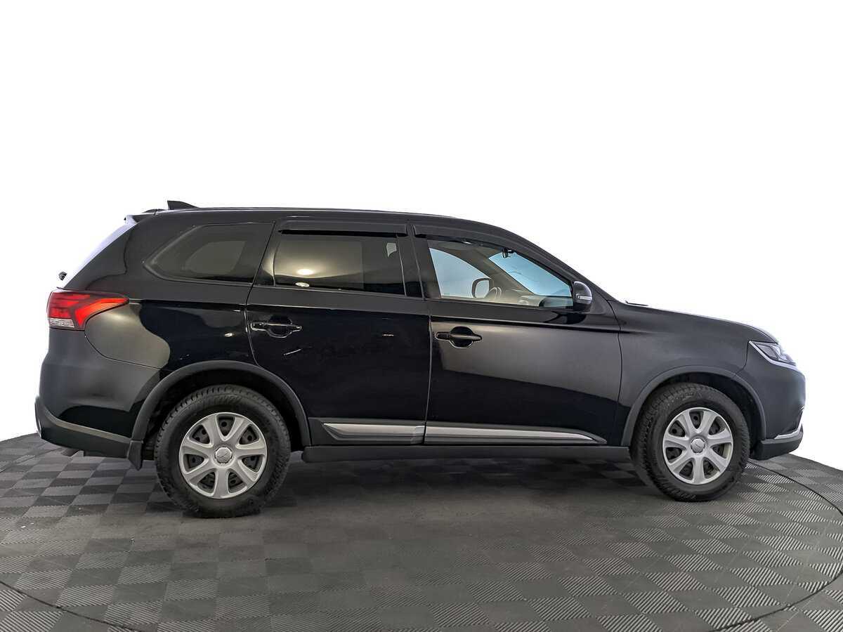 Mitsubishi Outlander 2018 года с пробегом. Фото: #3