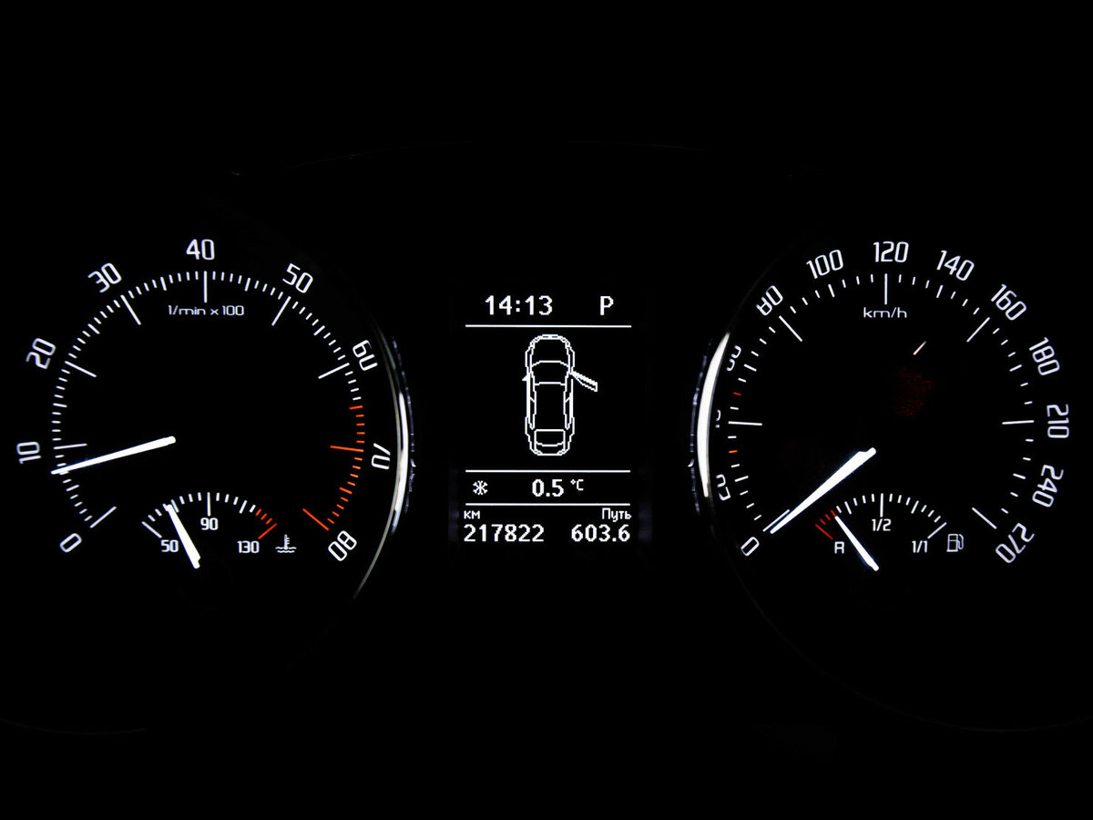 Skoda Superb 2014 года с пробегом. Фото: #14