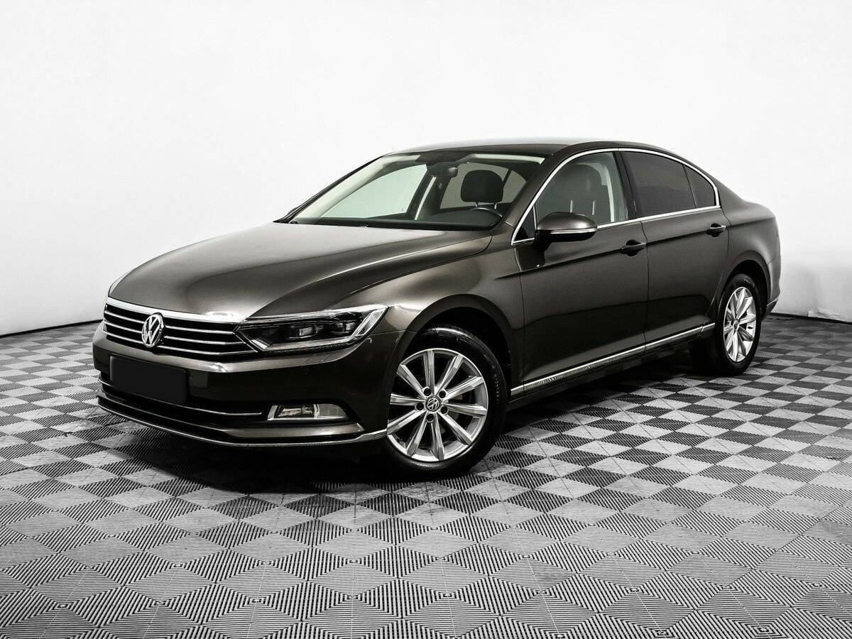 Volkswagen Passat 2017 года с пробегом. Посмотреть фото