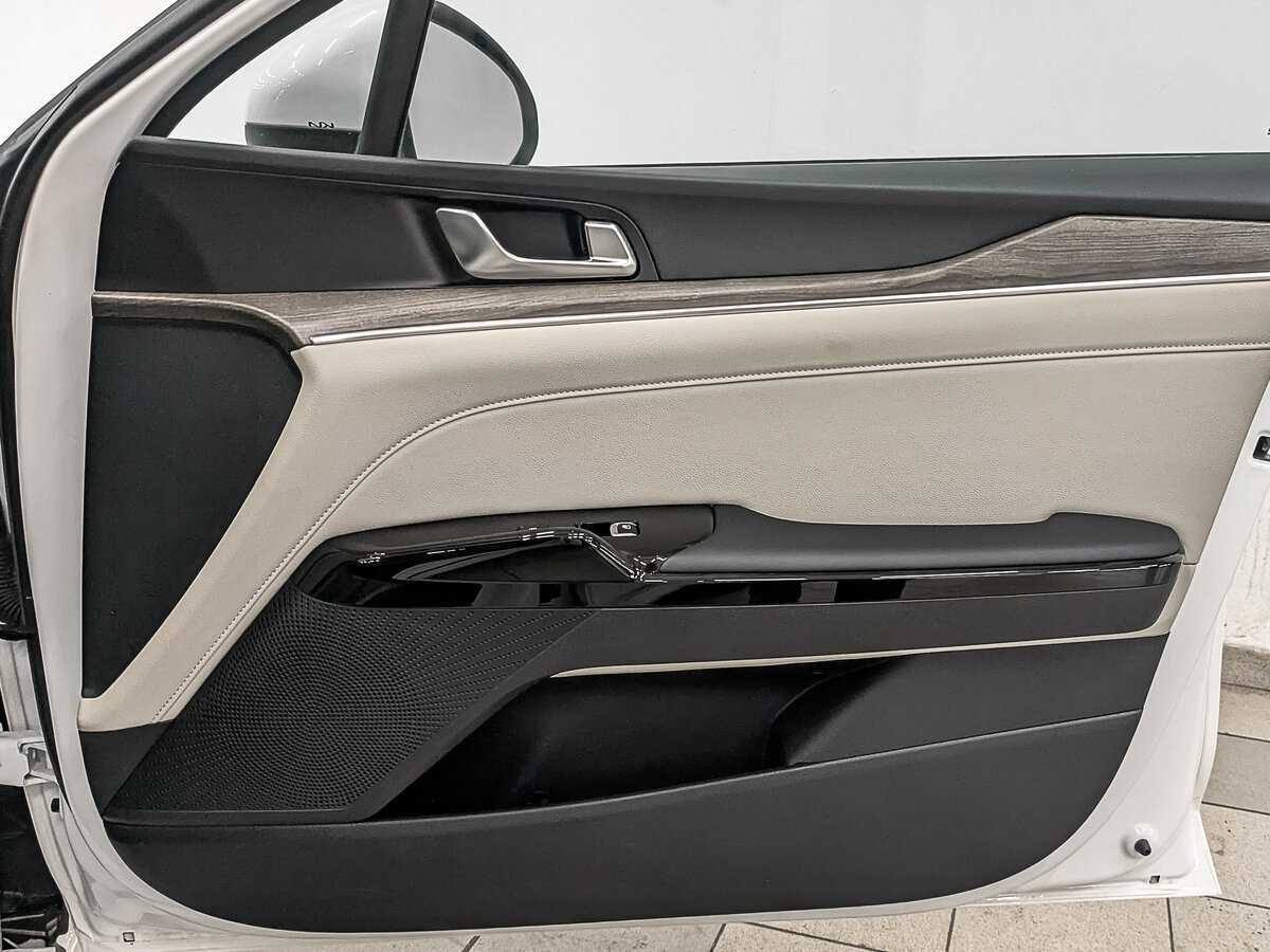 Kia K5 2022 года с пробегом. Фото: #23