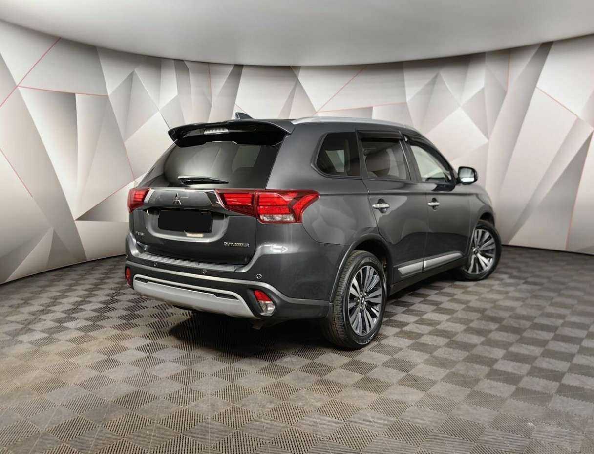 Mitsubishi Outlander 2019 года с пробегом. Фото: #1
