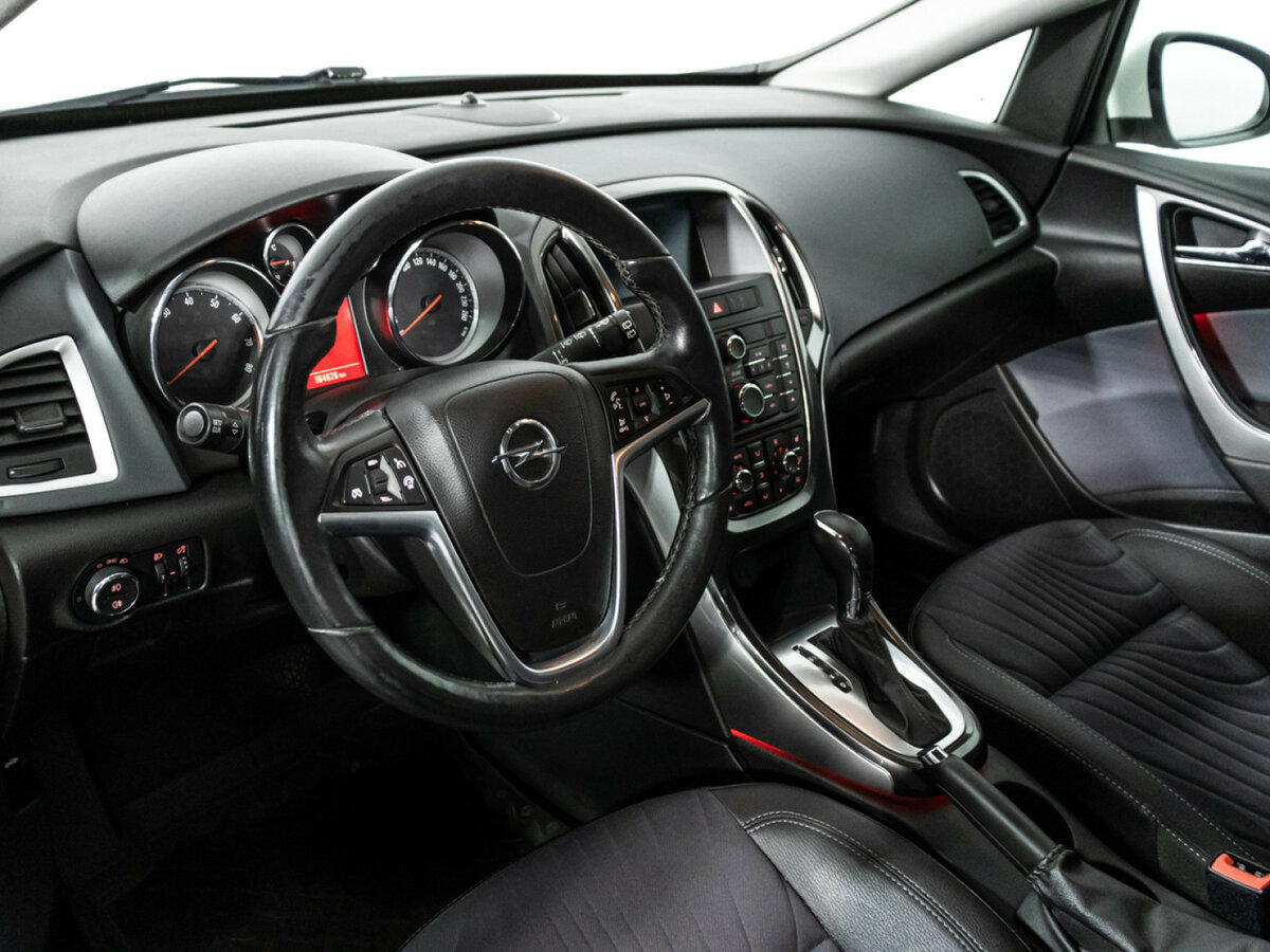 Opel Astra 2014 года с пробегом. Фото: #10