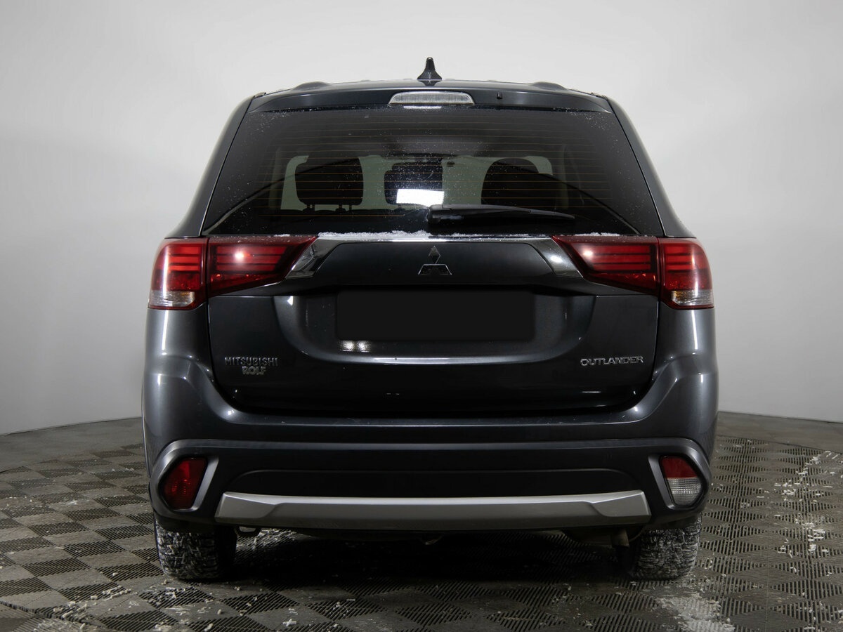 Mitsubishi Outlander 2018 года с пробегом. Фото: #4
