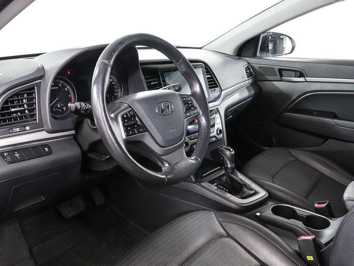 Hyundai Elantra 2017 года с пробегом. Фото: #11