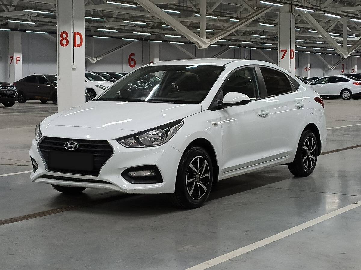 Hyundai Solaris 2017 года с пробегом. Посмотреть фото