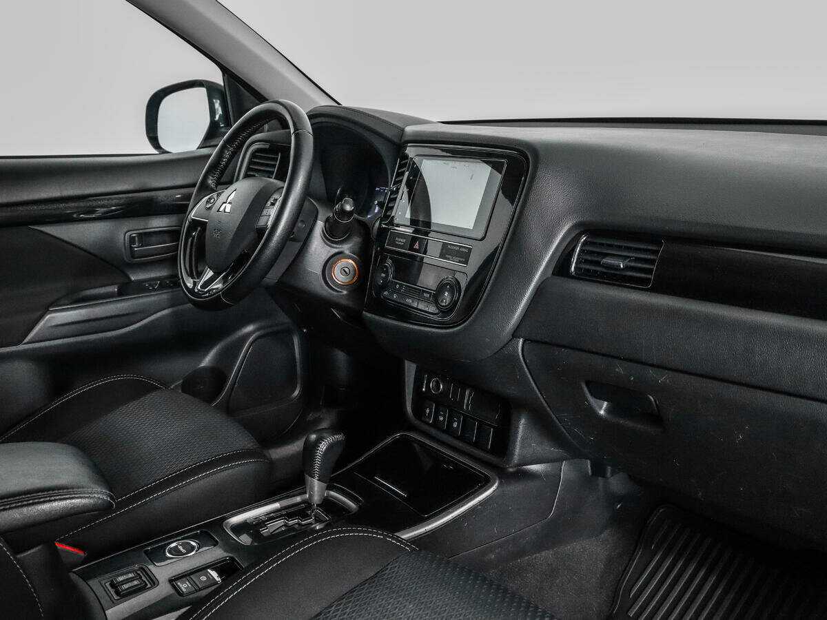 Mitsubishi Outlander 2018 года с пробегом. Фото: #10