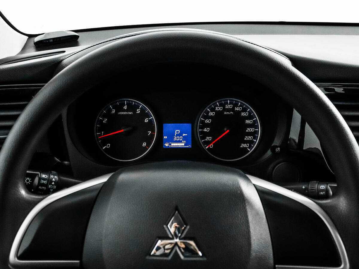 Mitsubishi Outlander 2018 года с пробегом. Фото: #14