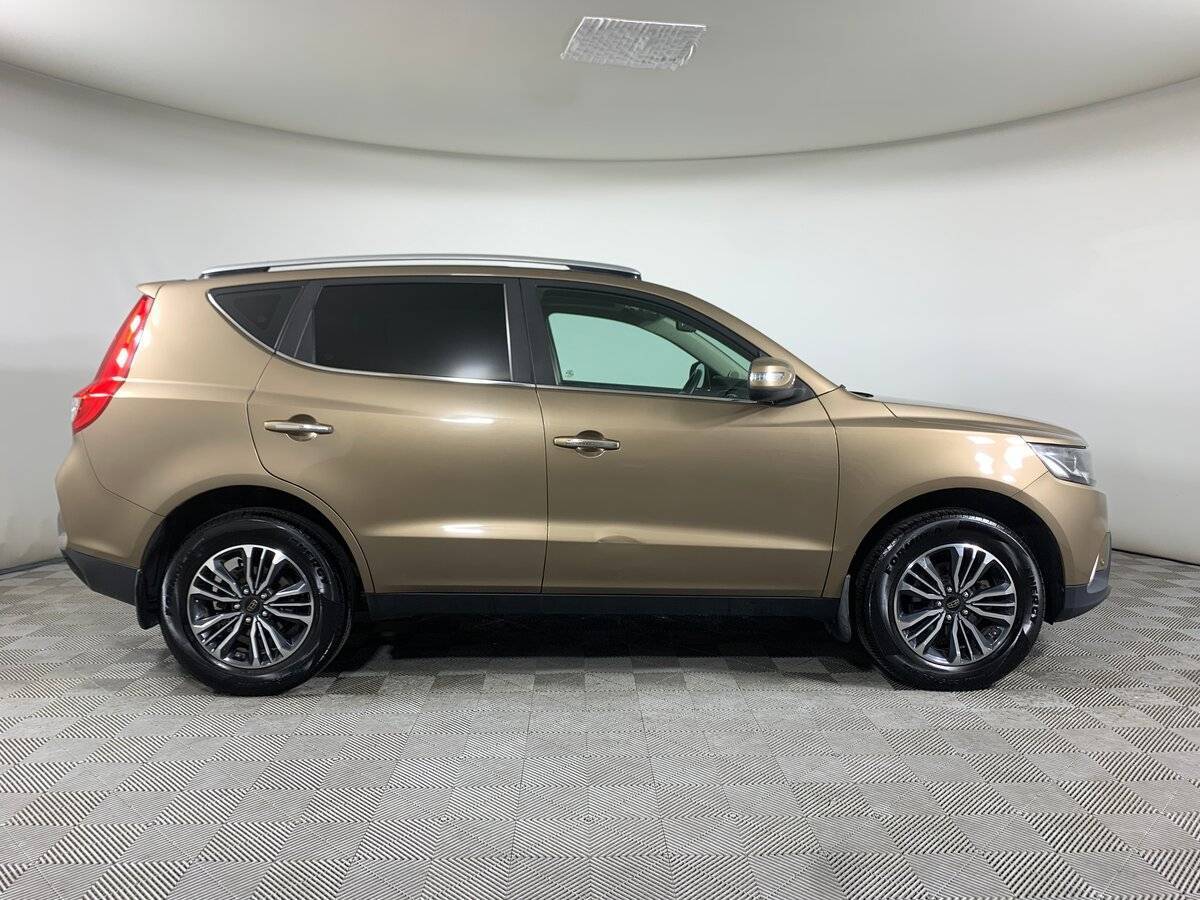 Geely Emgrand X7 2020 года с пробегом. Фото: #3