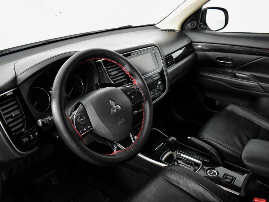 Mitsubishi Outlander 2017 года с пробегом. Фото: #8