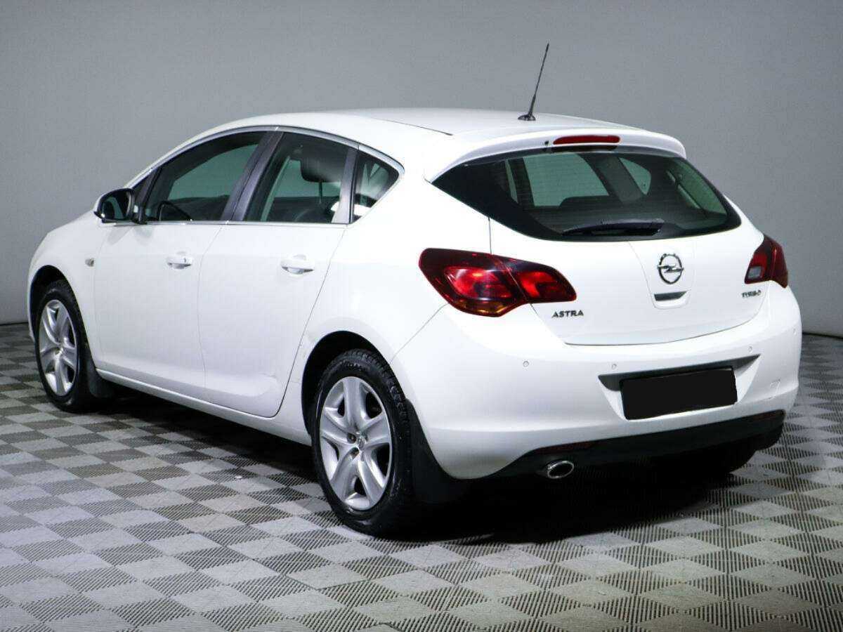 Opel Astra 2012 года с пробегом. Фото: #6