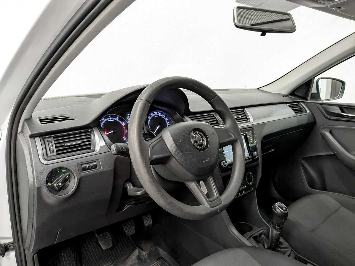 Skoda Rapid 2017 года с пробегом. Фото: #15