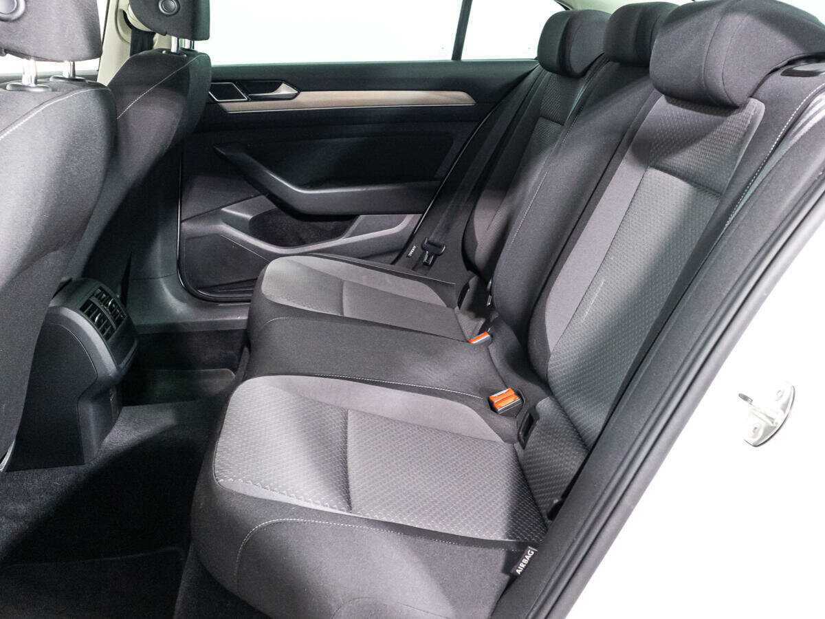 Volkswagen Passat 2017 года с пробегом. Фото: #9