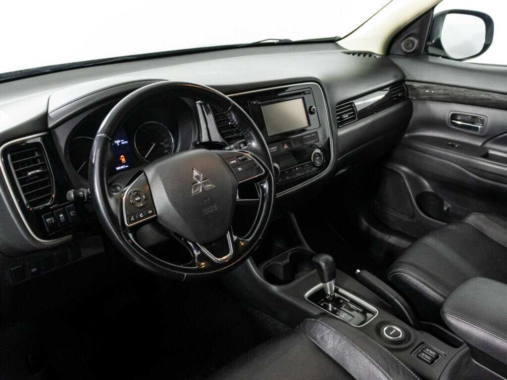 Mitsubishi Outlander 2016 года с пробегом. Фото: #10