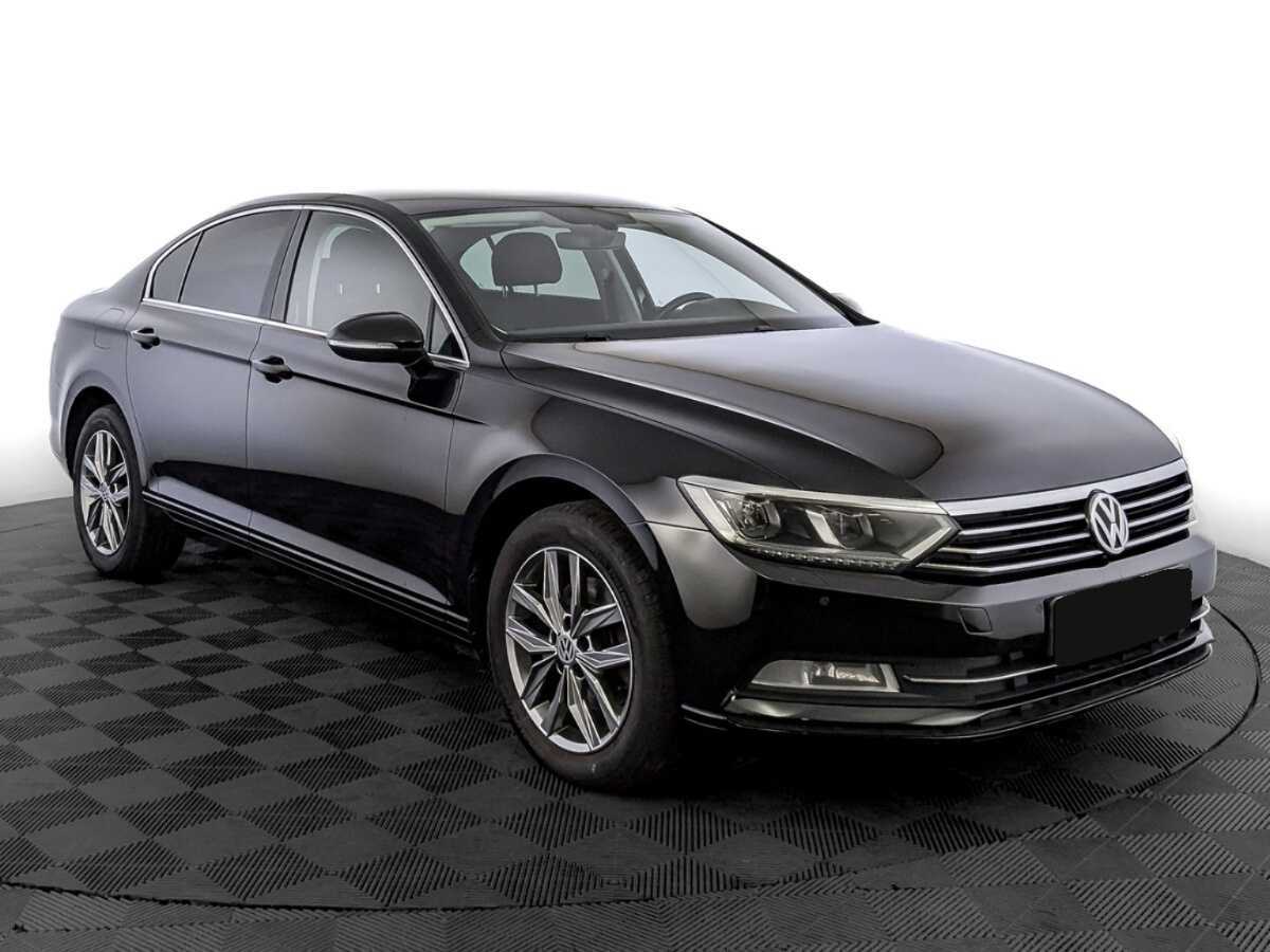 Volkswagen Passat 2018 года с пробегом. Фото: #2
