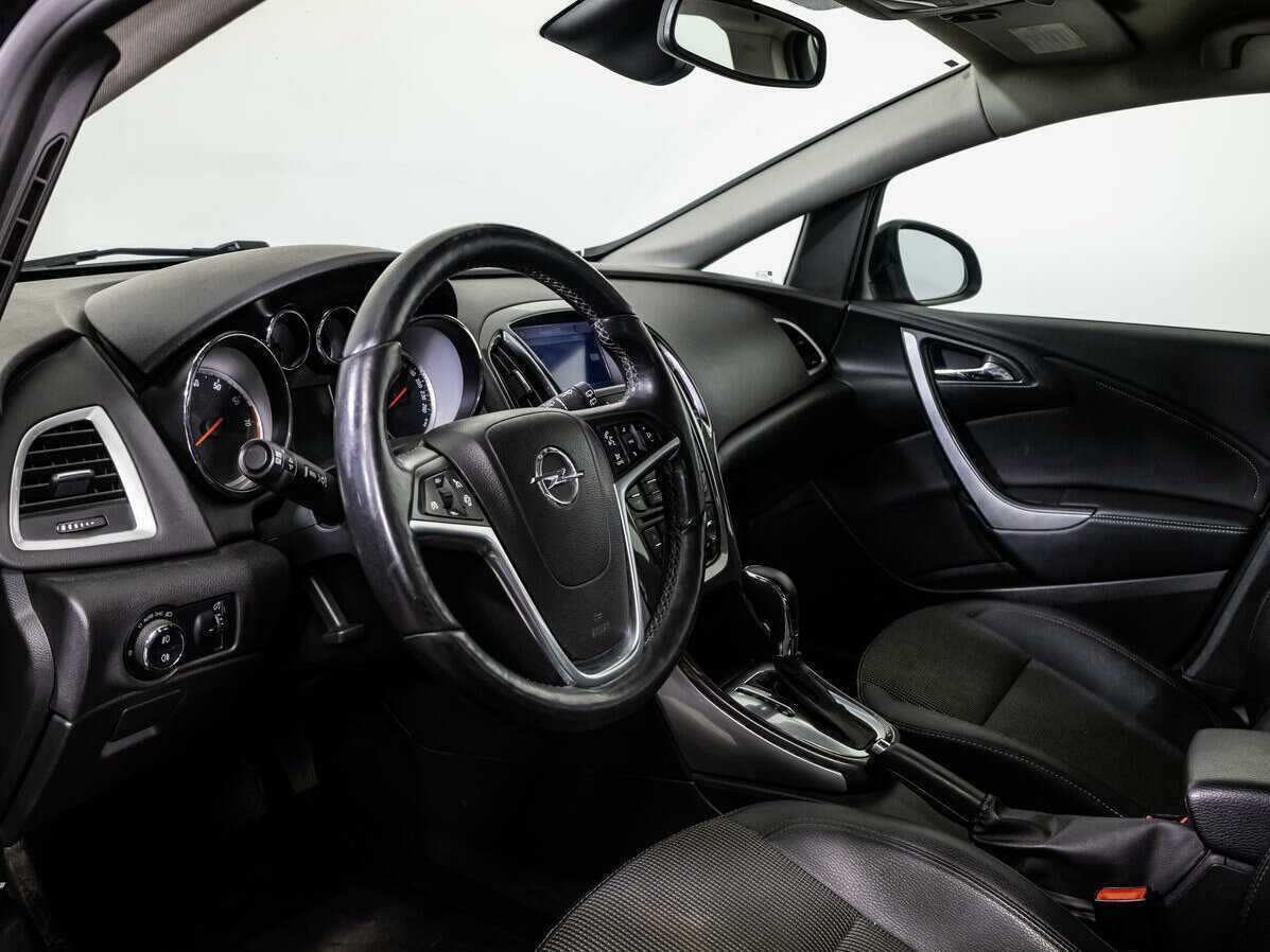 Opel Astra 2012 года с пробегом. Фото: #8