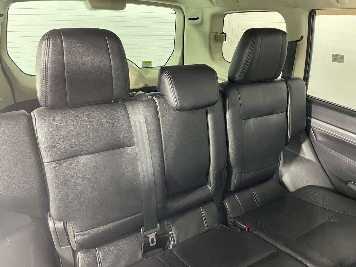 Mitsubishi Pajero 2012 года с пробегом. Фото: #12