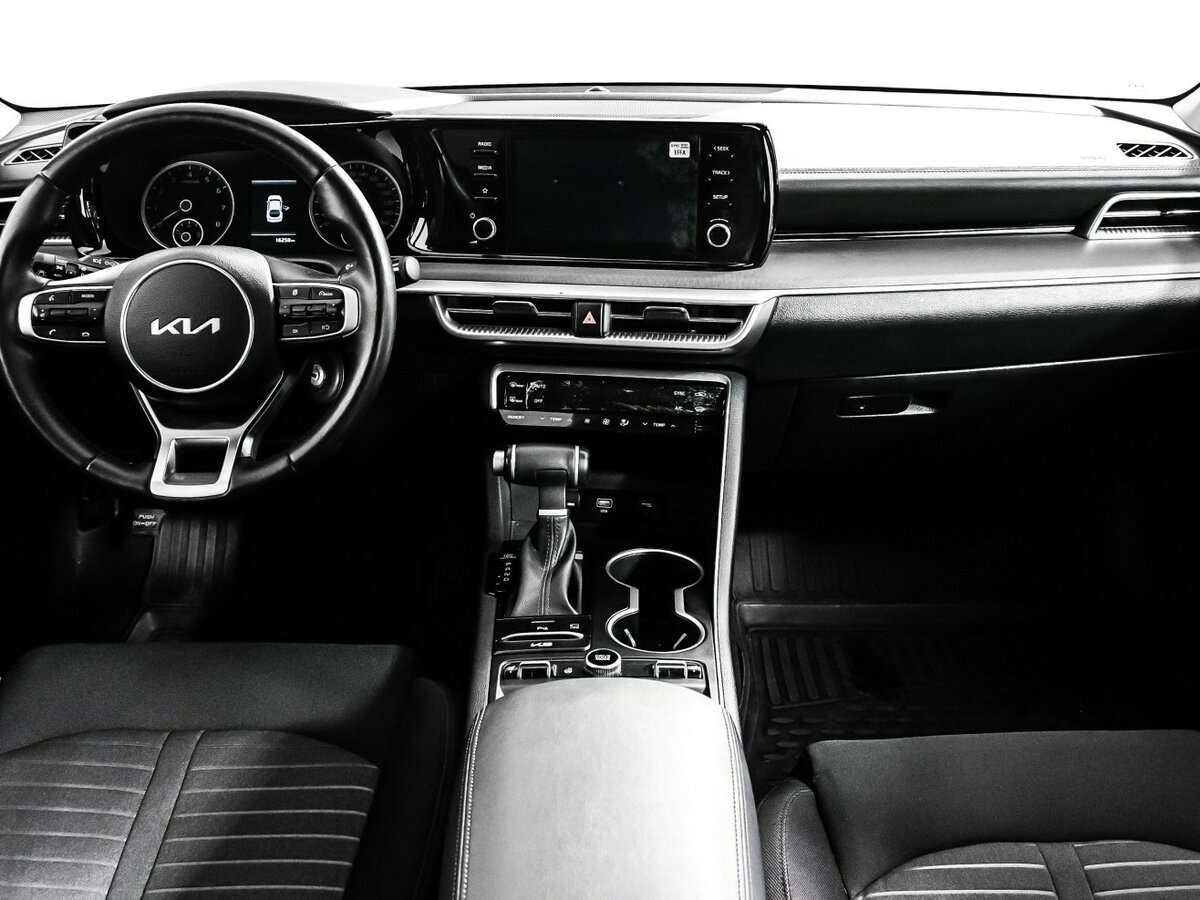 Kia K5 2023 года с пробегом. Фото: #10