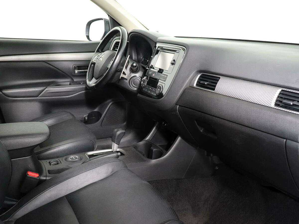 Mitsubishi Outlander 2013 года с пробегом. Фото: #5