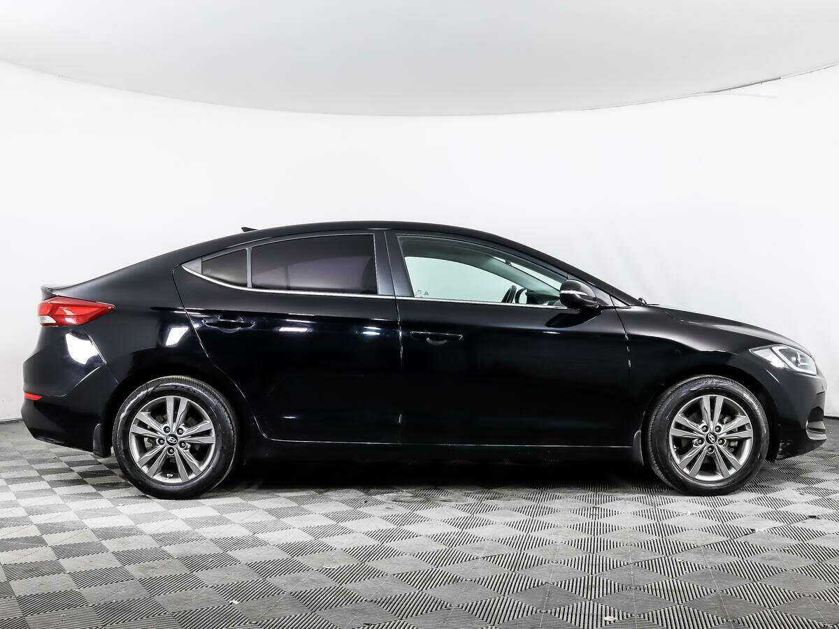 Hyundai Elantra 2017 года с пробегом. Фото: #3