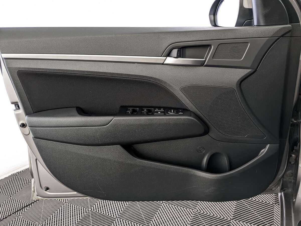 Hyundai Elantra 2019 года с пробегом. Фото: #14