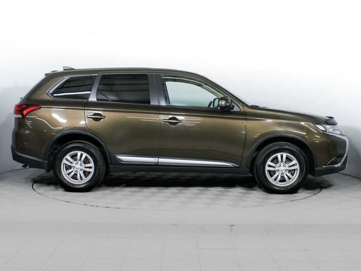 Mitsubishi Outlander 2019 года с пробегом. Фото: #3