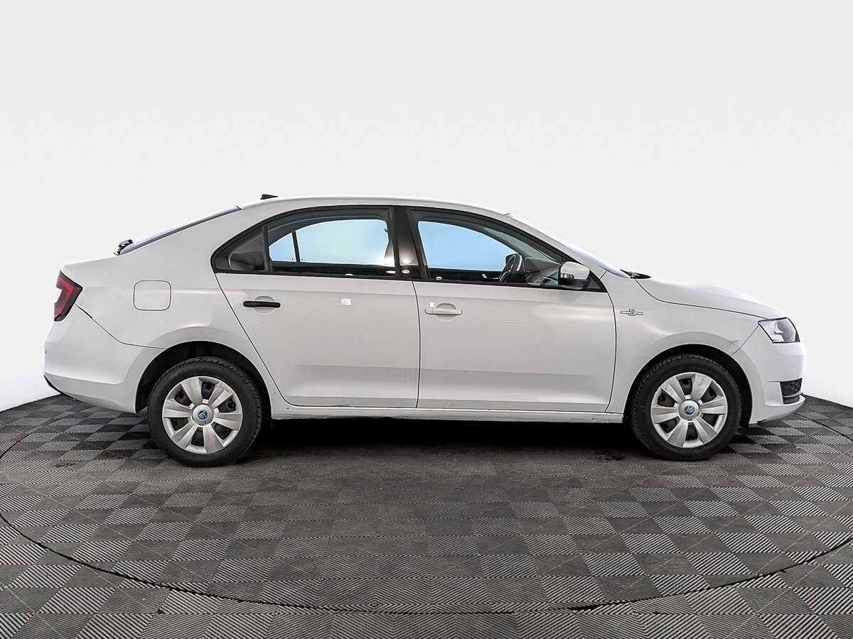 Skoda Rapid 2019 года с пробегом. Фото: #3