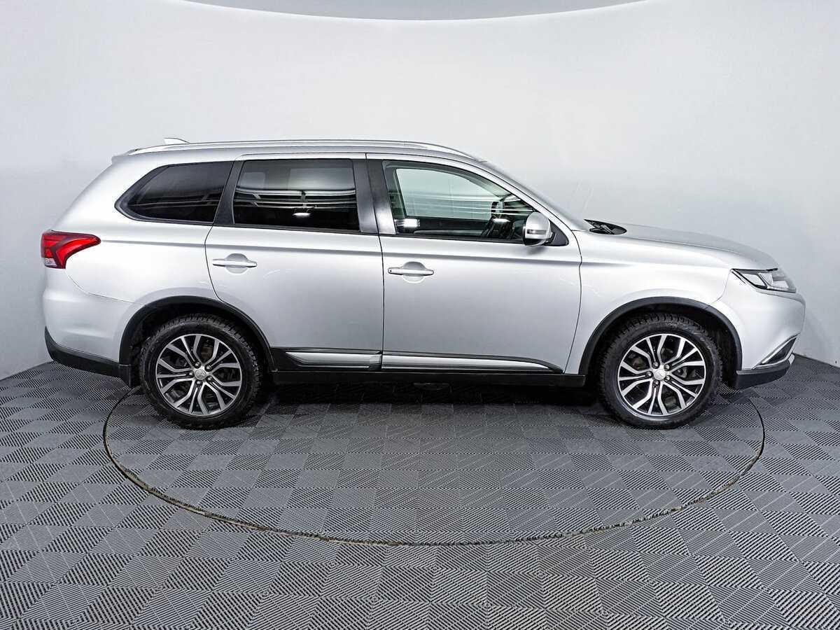 Mitsubishi Outlander 2018 года с пробегом. Фото: #3