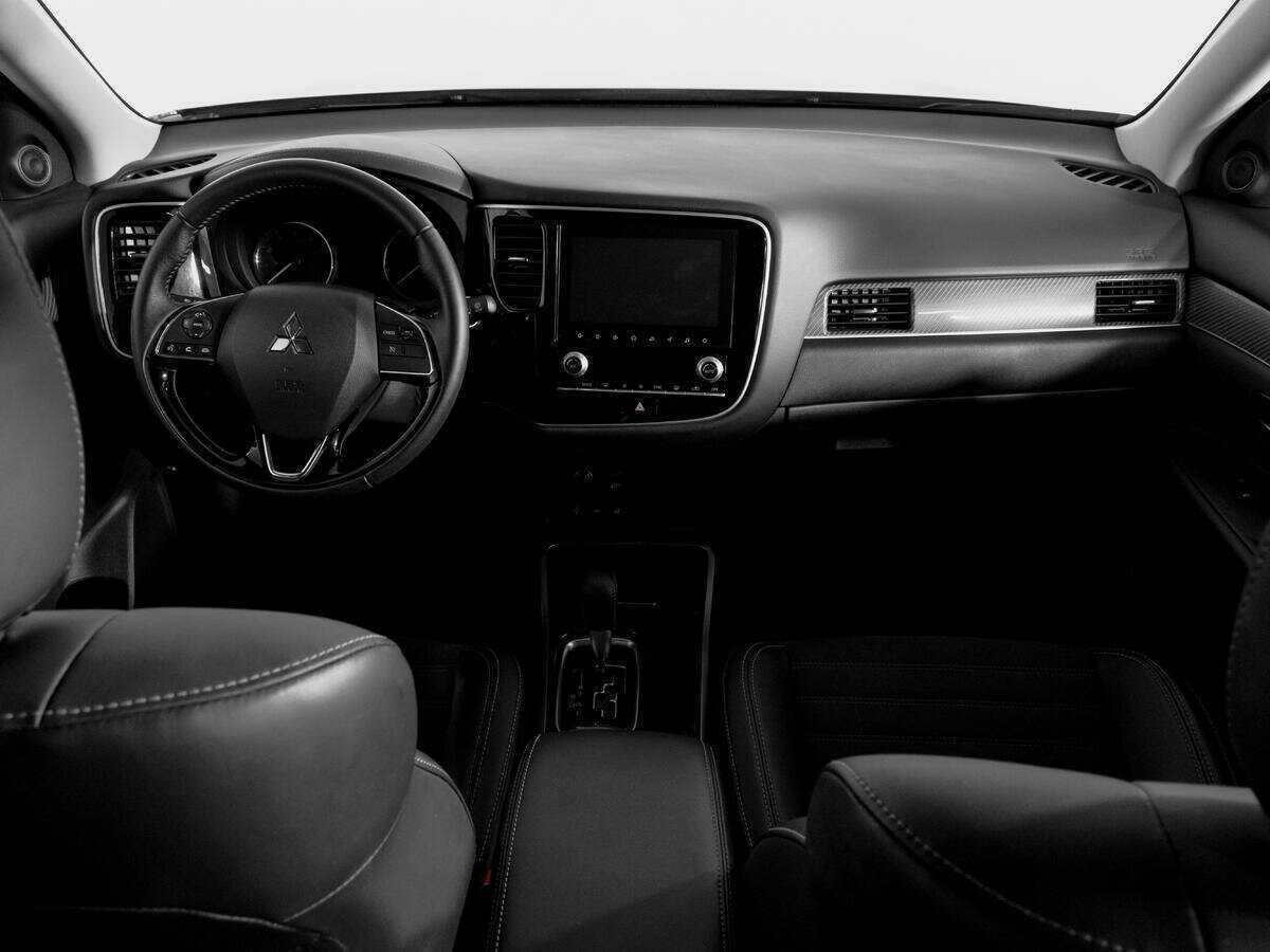 Mitsubishi Outlander 2021 года с пробегом. Фото: #11