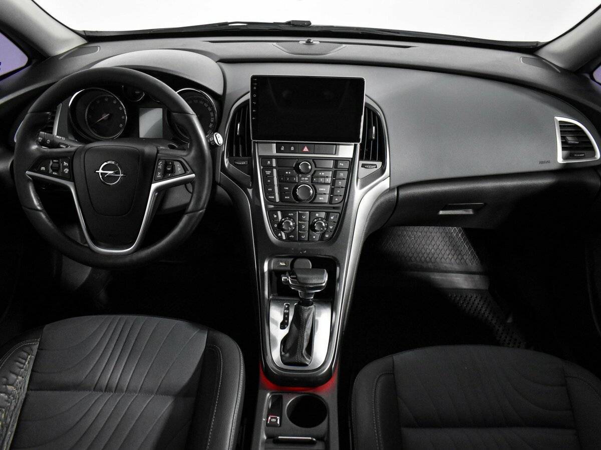 Opel Astra 2013 года с пробегом. Фото: #10