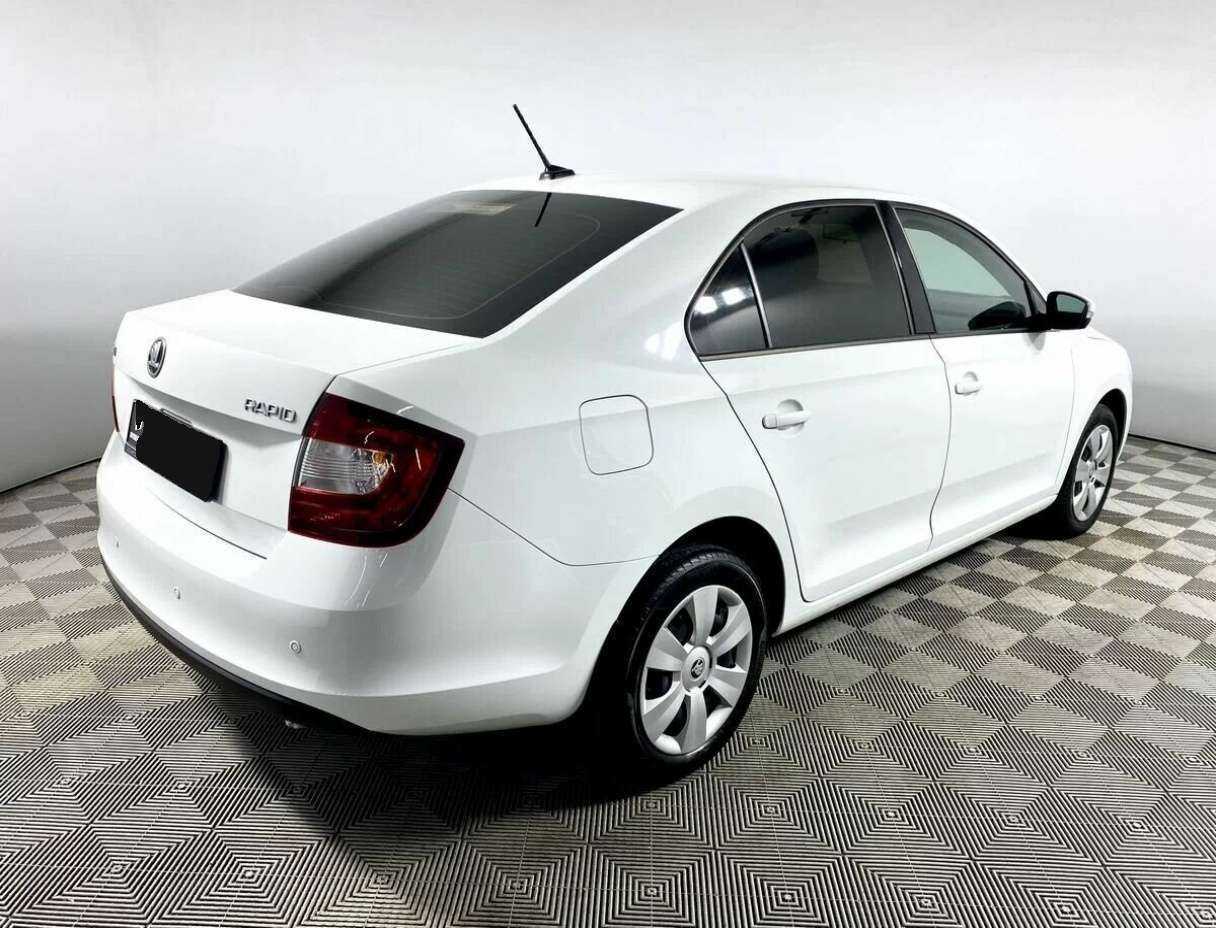 Skoda Rapid 2018 года с пробегом. Фото: #5