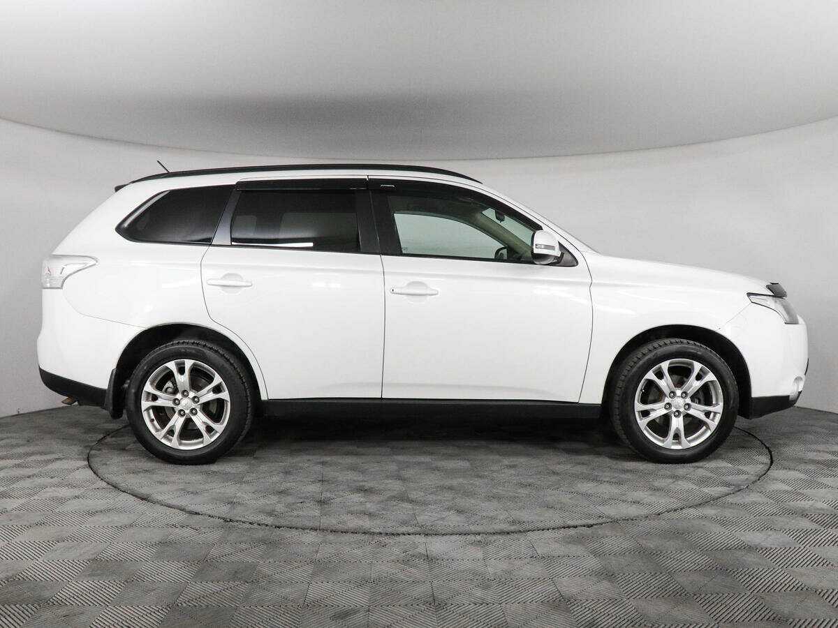 Mitsubishi Outlander 2013 года с пробегом. Фото: #3