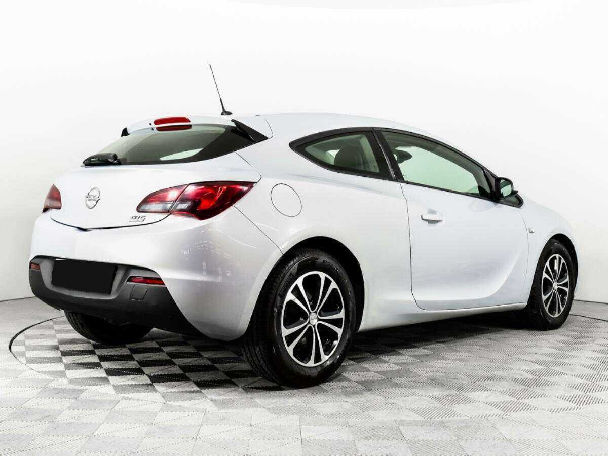 Opel Astra 2012 года с пробегом. Фото: #4