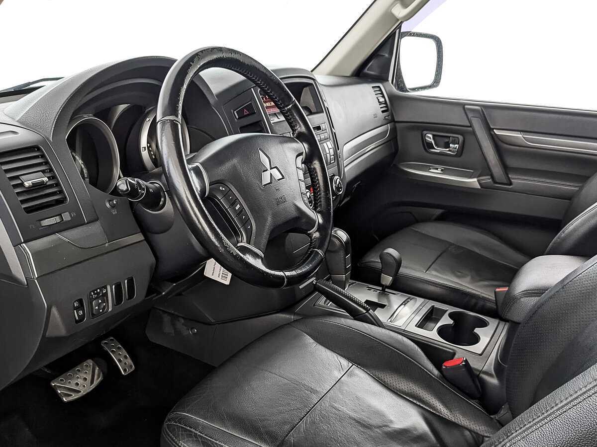 Mitsubishi Pajero 2013 года с пробегом. Фото: #14