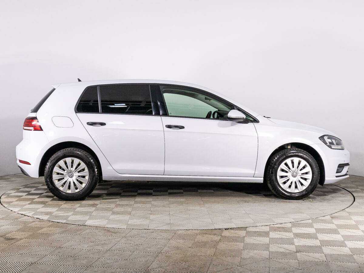 Volkswagen Golf 2018 года с пробегом. Фото: #3