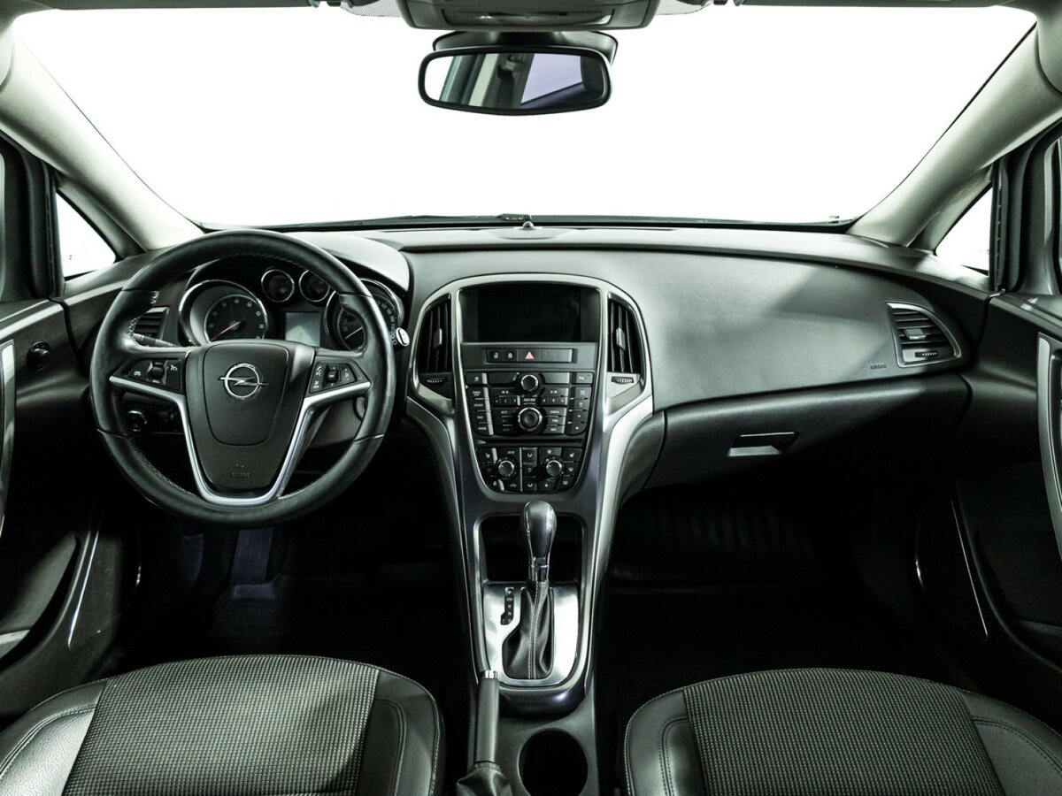 Opel Astra 2012 года с пробегом. Фото: #12