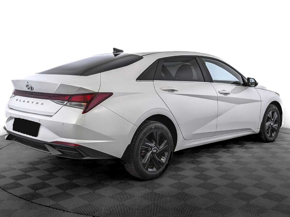 Hyundai Elantra 2021 года с пробегом. Фото: #4
