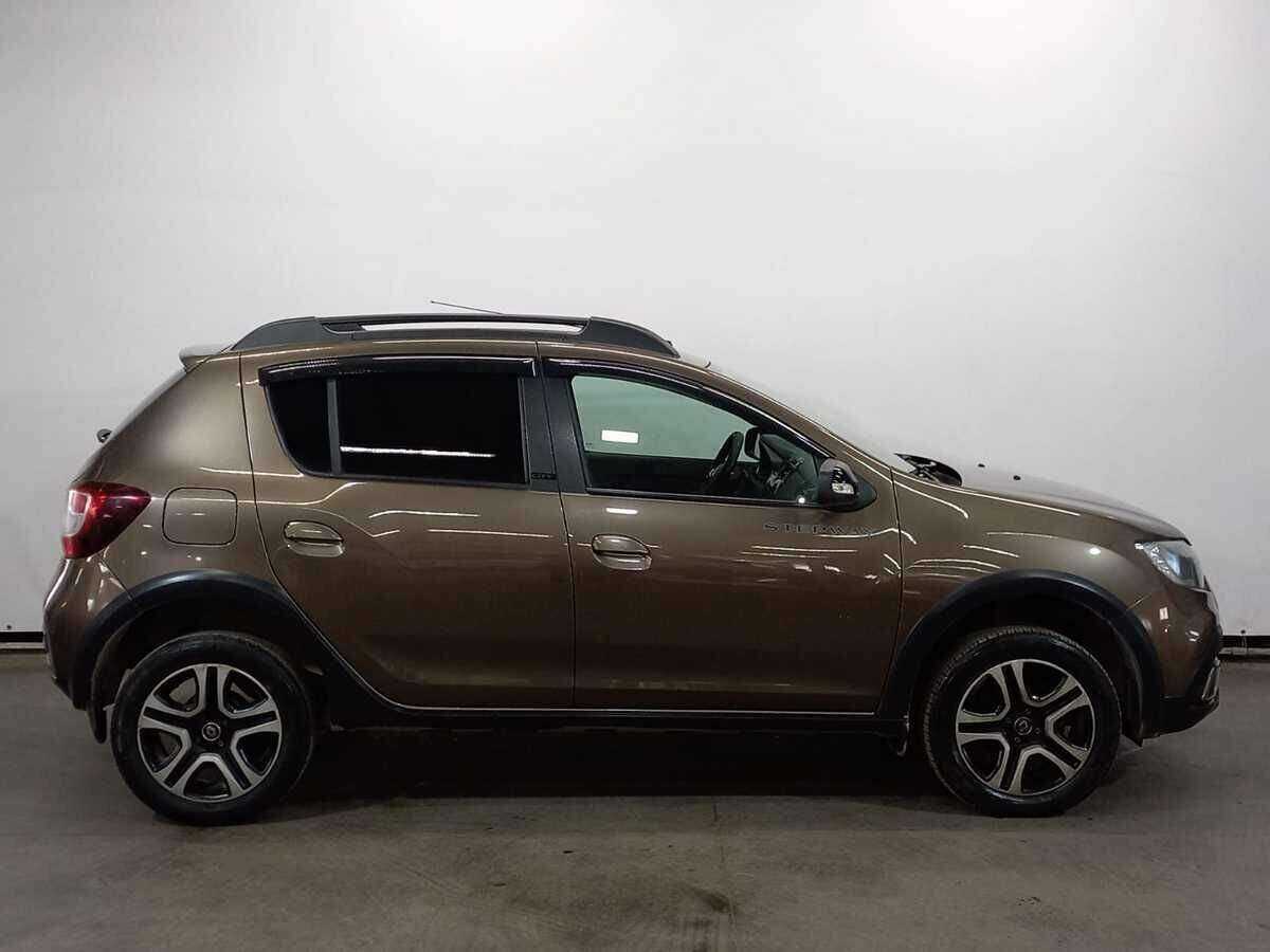 Renault Sandero 2021 года с пробегом. Фото: #2