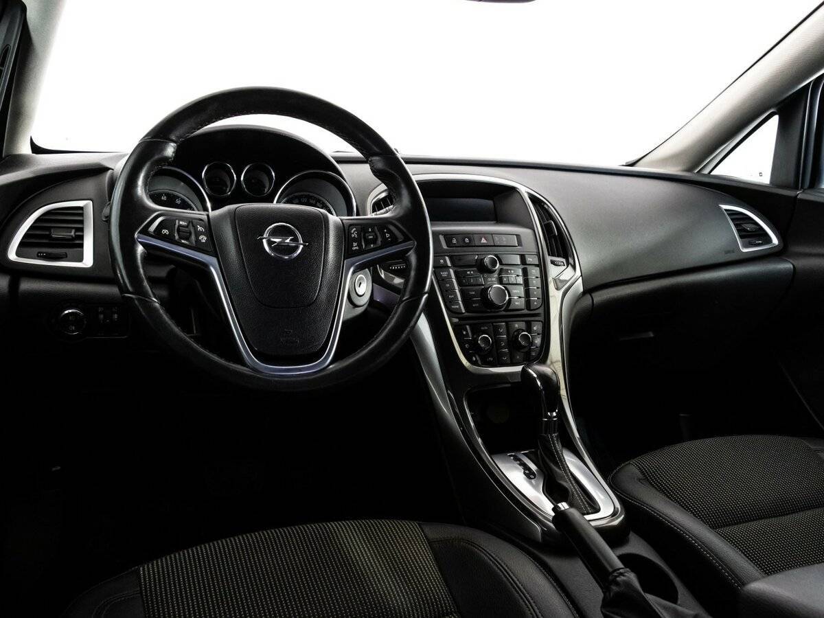 Opel Astra 2012 года с пробегом. Фото: #10