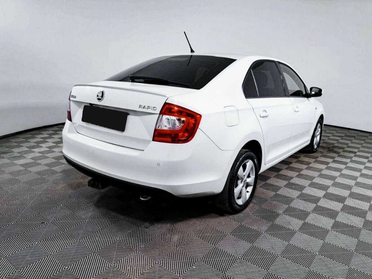 Skoda Rapid 2014 года с пробегом. Фото: #3