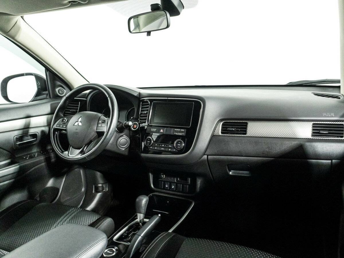 Mitsubishi Outlander 2018 года с пробегом. Фото: #8