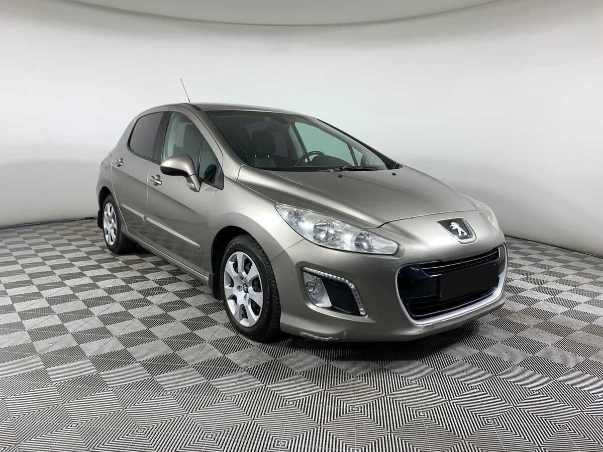 Peugeot 308 2012 года с пробегом. Фото: #2