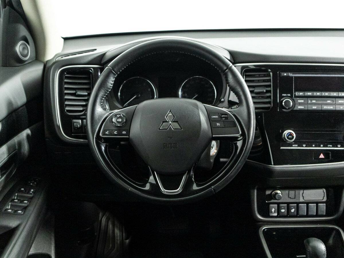 Mitsubishi Outlander 2022 года с пробегом. Фото: #17