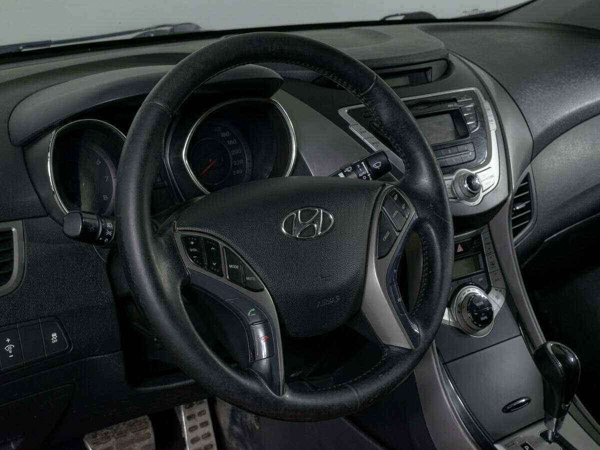 Hyundai Elantra 2012 года с пробегом. Фото: #12