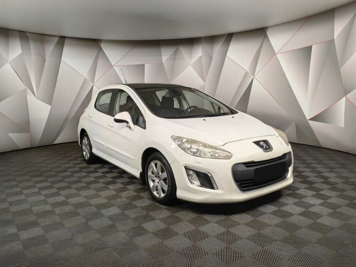 Peugeot 308 2012 года с пробегом. Фото: #2