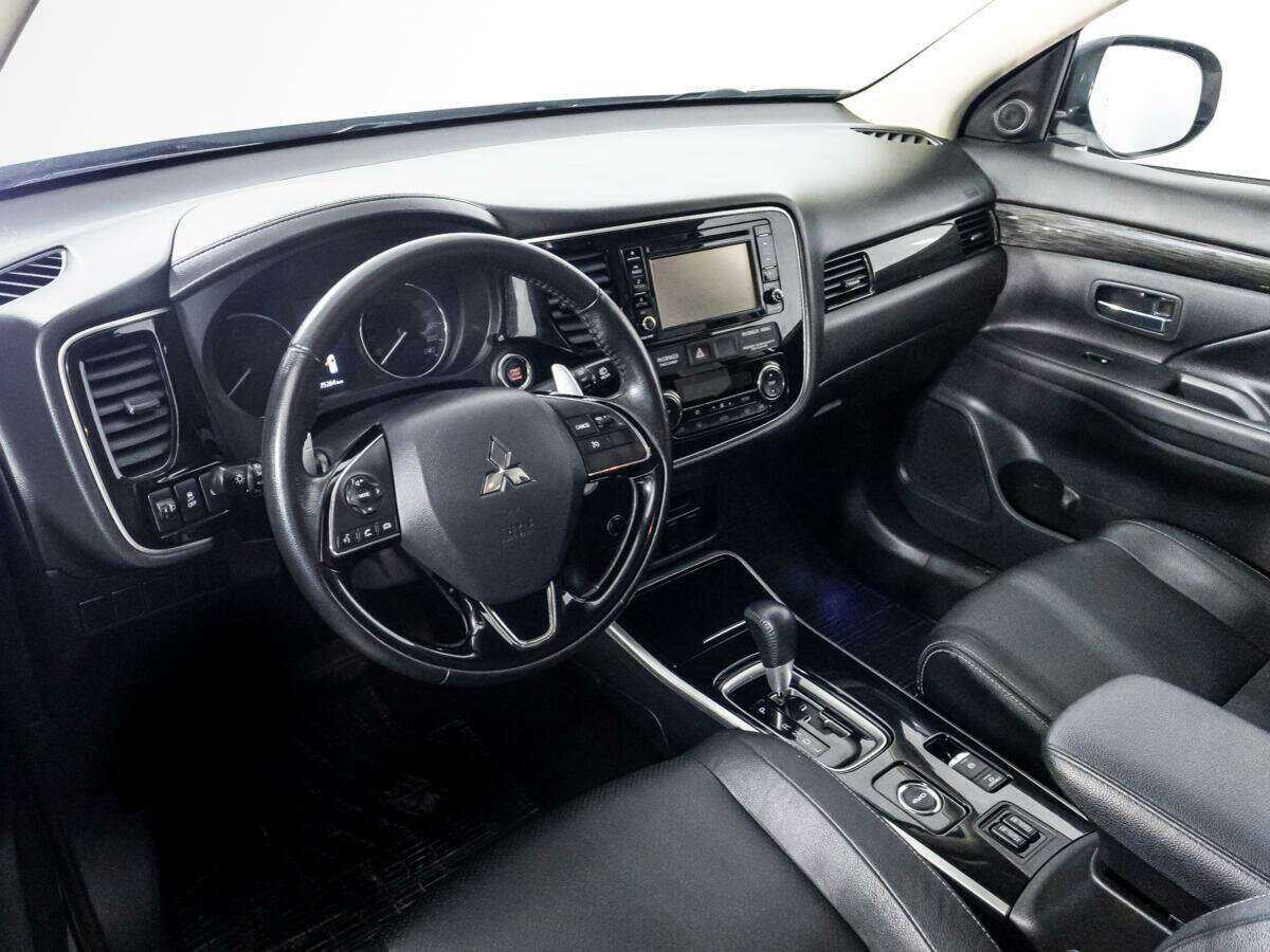 Mitsubishi Outlander 2017 года с пробегом. Фото: #10