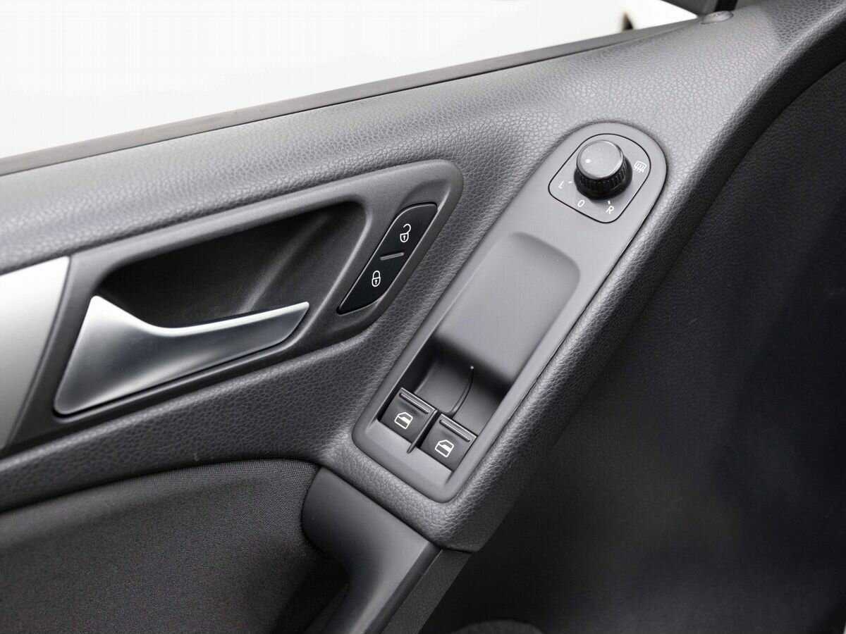 Volkswagen Golf 2012 года с пробегом. Фото: #19