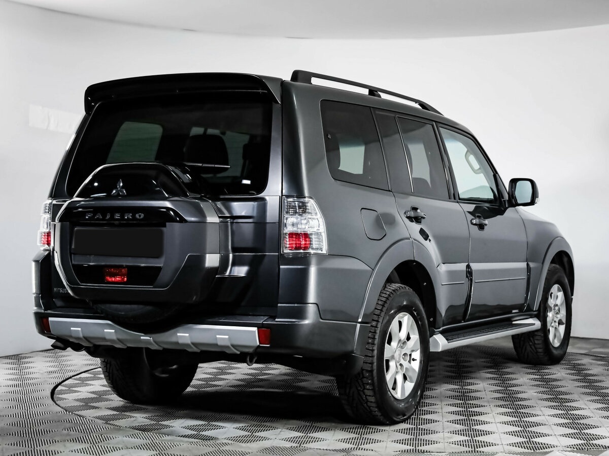 Mitsubishi Pajero 2015 года с пробегом. Фото: #4