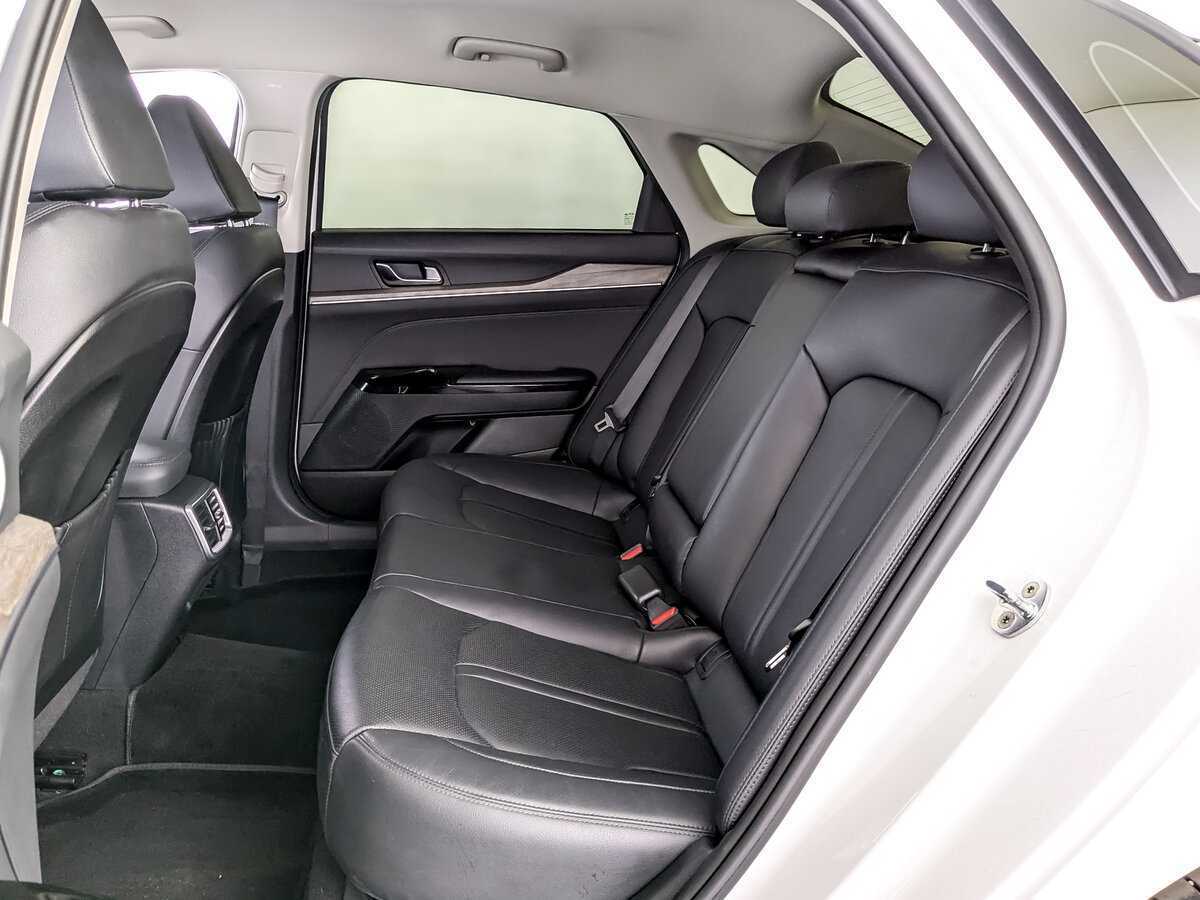 Kia K5 2021 года с пробегом. Фото: #9