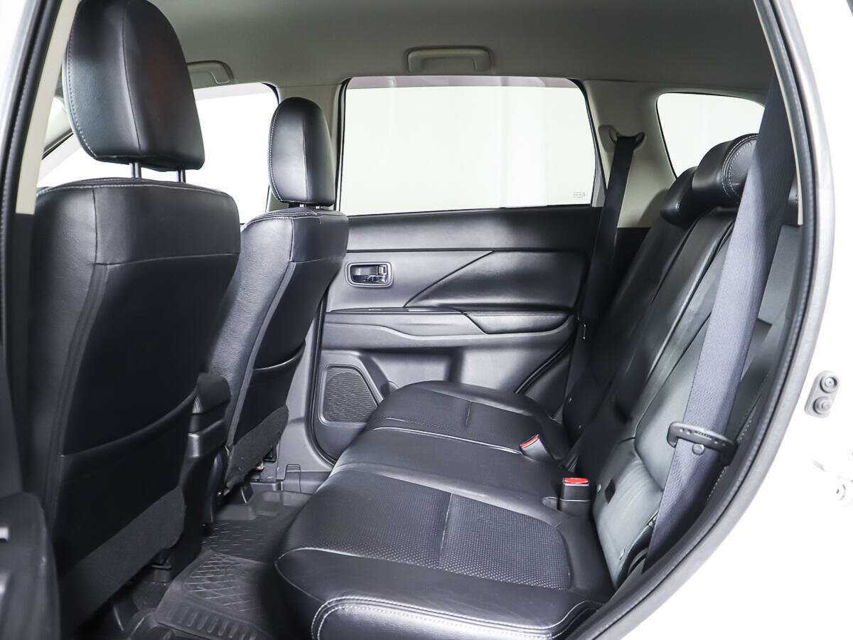 Mitsubishi Outlander 2013 года с пробегом. Фото: #9